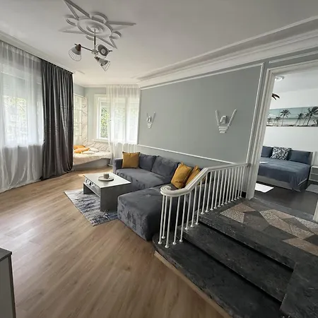 Apartment Sea Garden 7 *